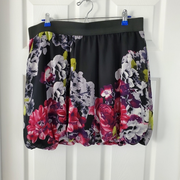 Maurices Bubble Mini Skirt - Picture 1 of 10